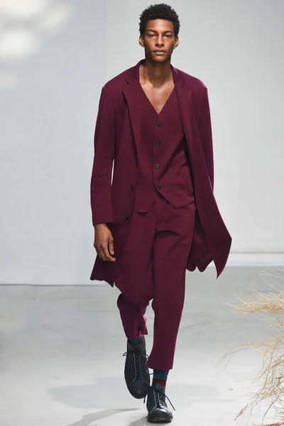 Look 3